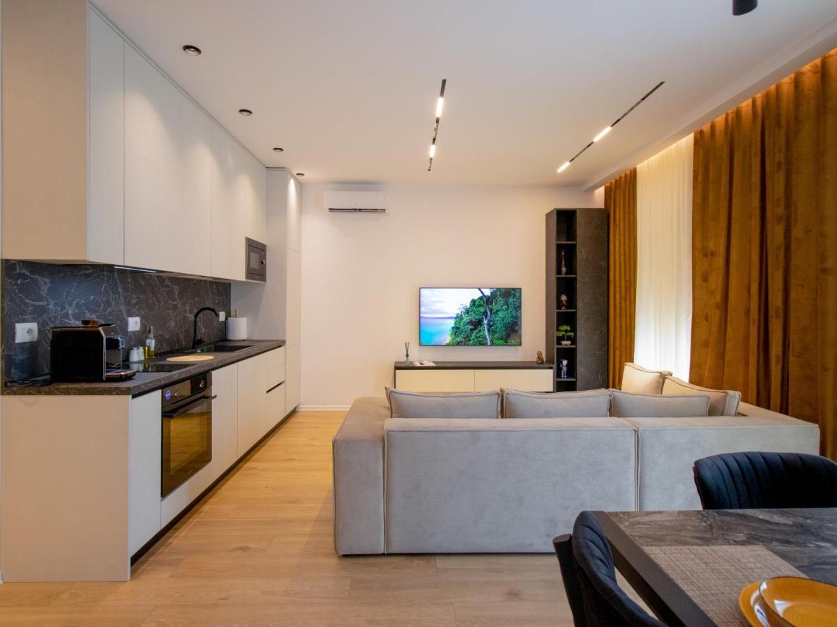 Bed and Breakfast Luxury Rooftop 23 Tirana Zewnętrze zdjęcie