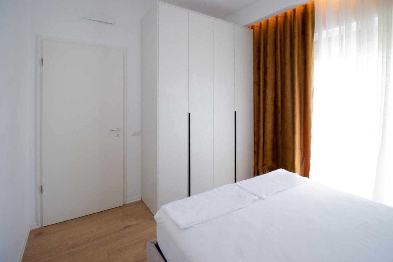 Bed and Breakfast Luxury Rooftop 23 Tirana Zewnętrze zdjęcie