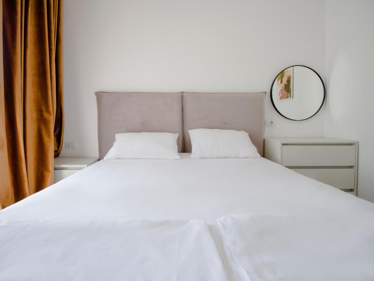Bed and Breakfast Luxury Rooftop 23 Tirana Zewnętrze zdjęcie